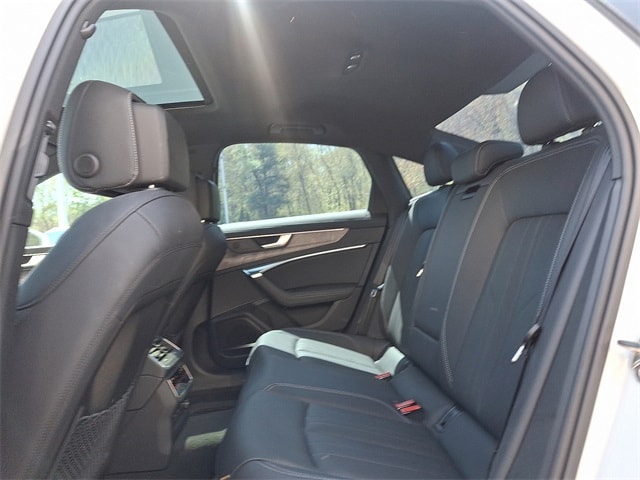 Vehicle image 10 of 30