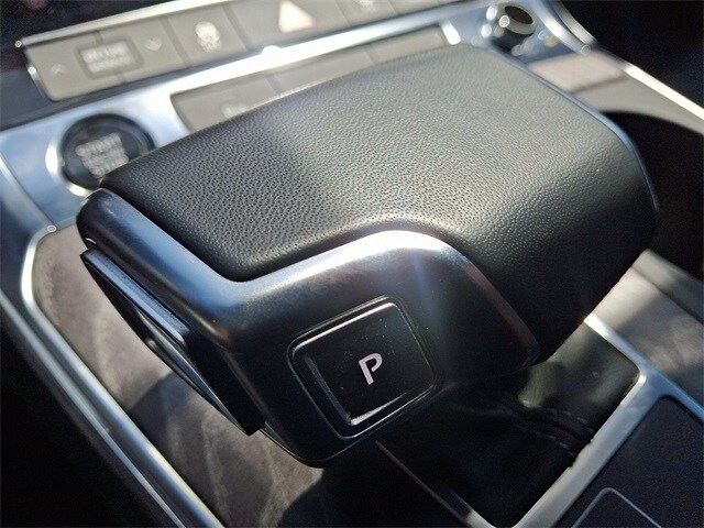 Vehicle image 16 of 30