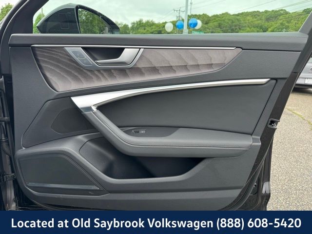 Vehicle image 25 of 42