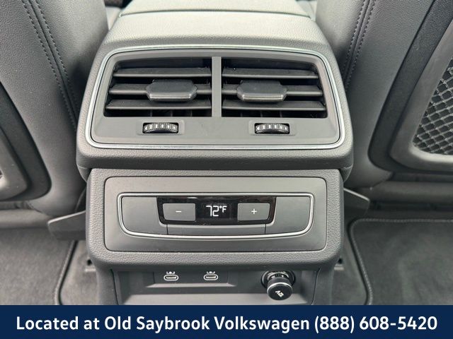 Vehicle image 20 of 42