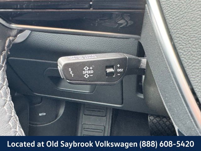 Vehicle image 18 of 42
