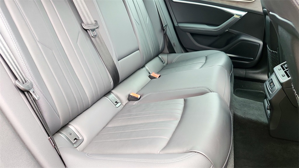 Vehicle image 11 of 45