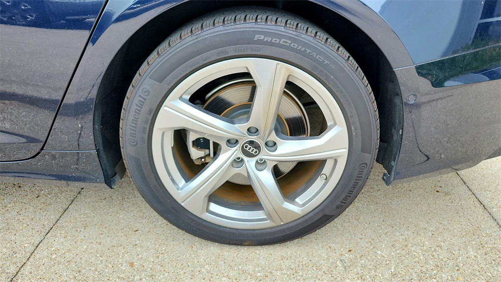 Vehicle image 9 of 45