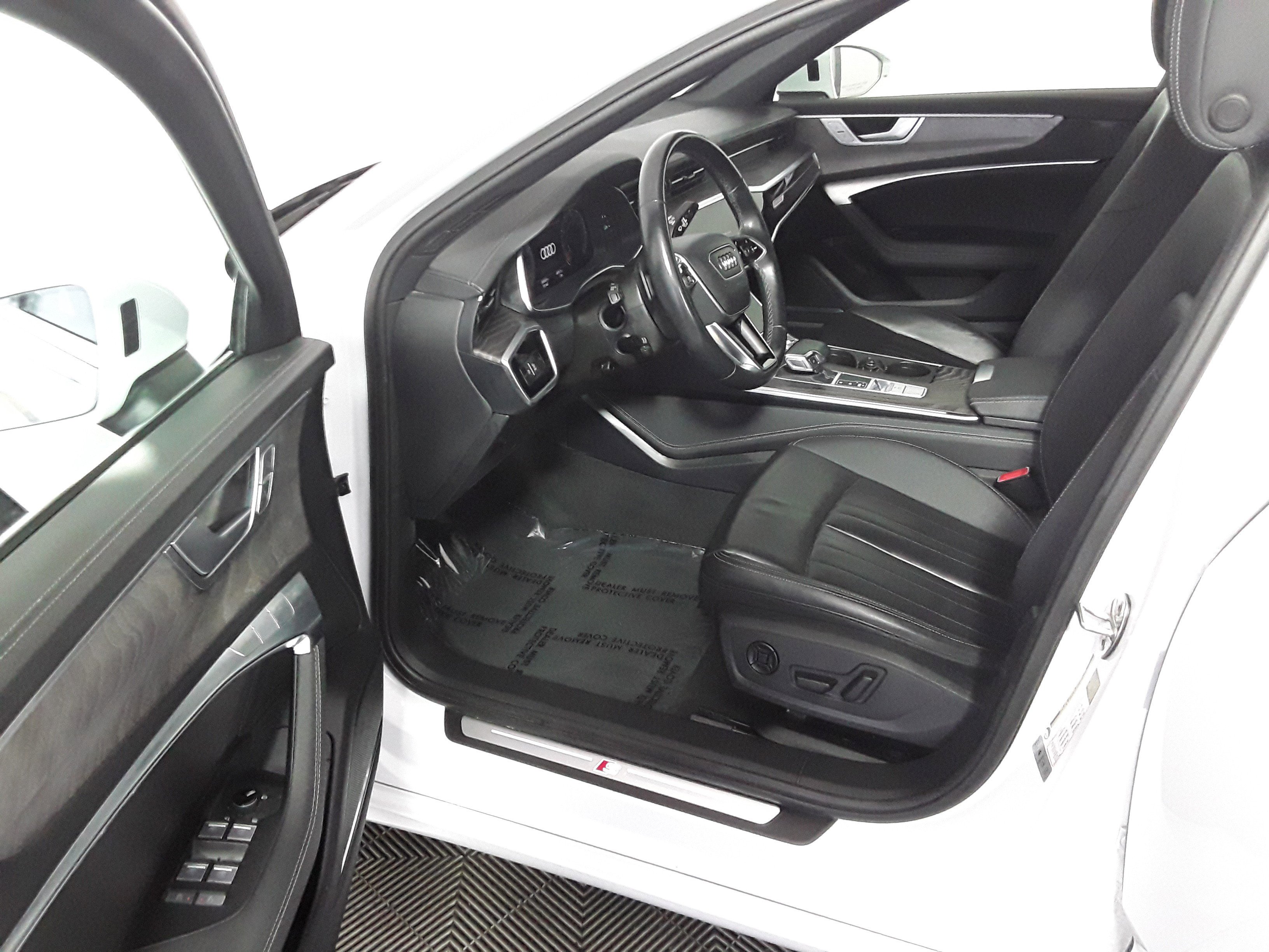 Vehicle image 14 of 21