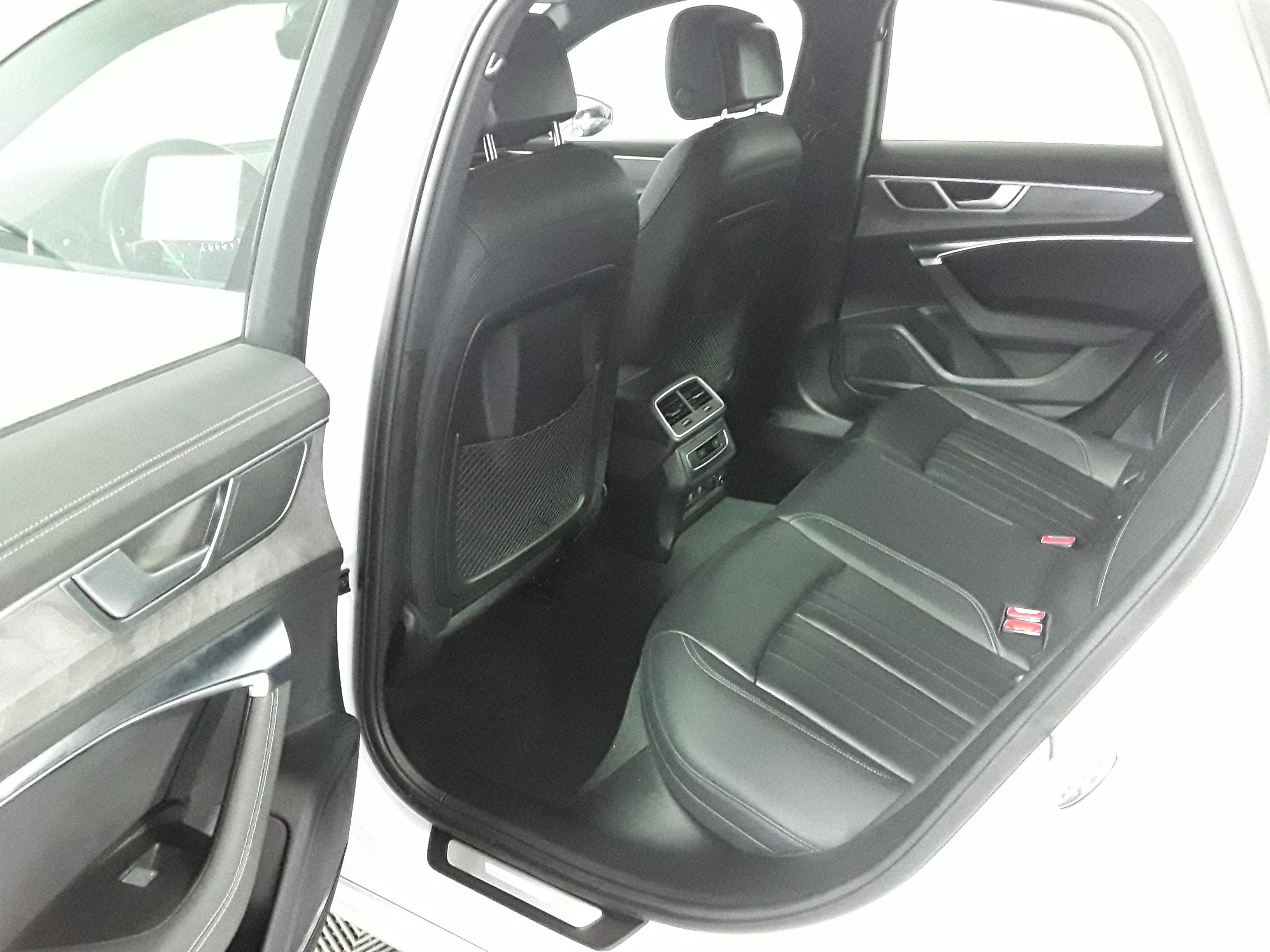 Vehicle image 15 of 21