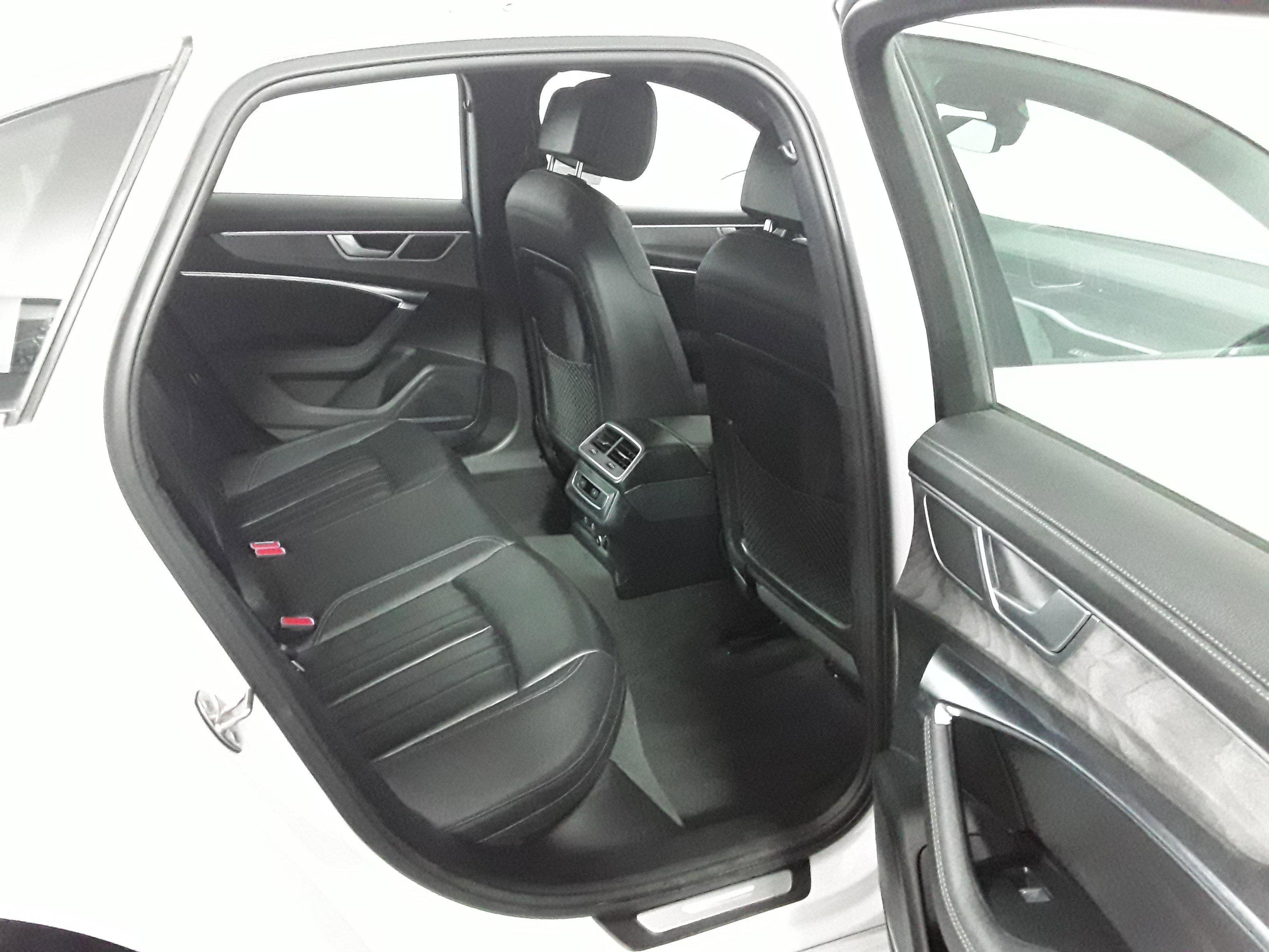 Vehicle image 17 of 21