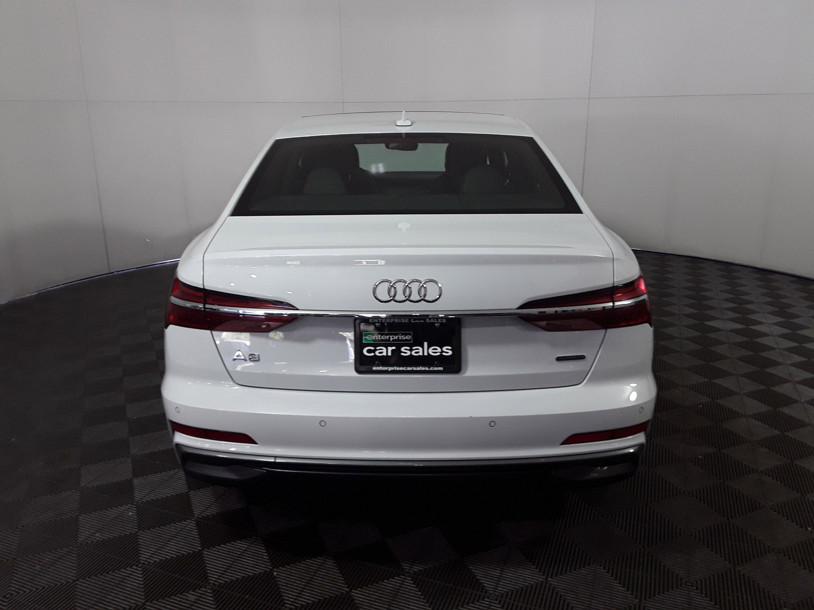 Vehicle image 8 of 21