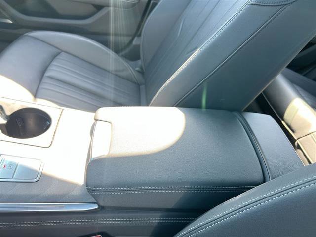 Vehicle image 28 of 39
