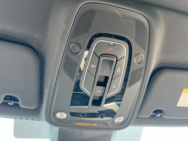 Vehicle image 34 of 39