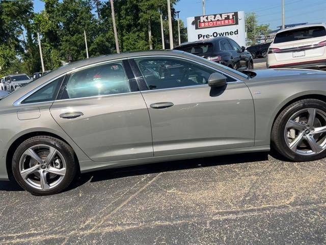 Vehicle image 3 of 39
