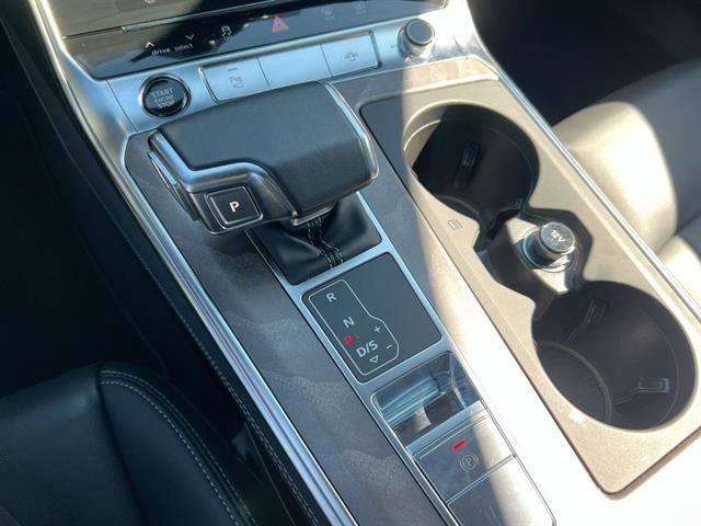 Vehicle image 27 of 39