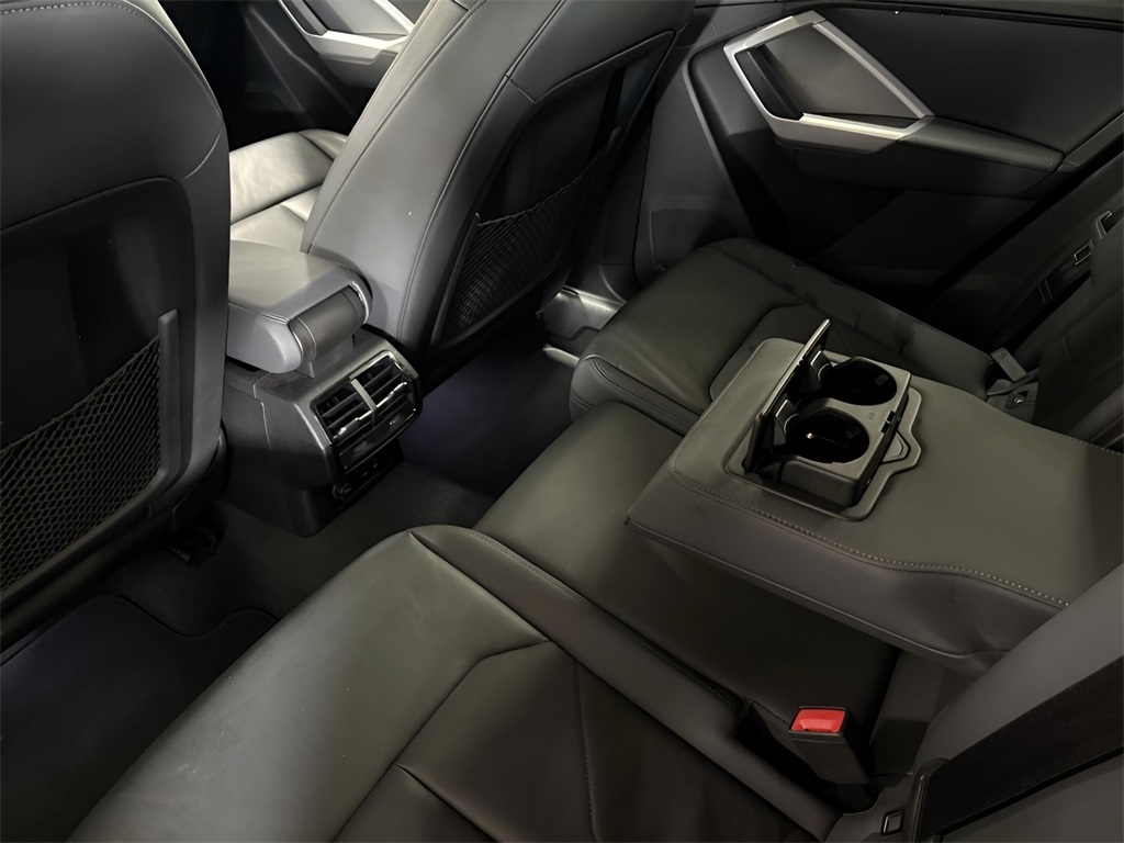 Vehicle image 22 of 26