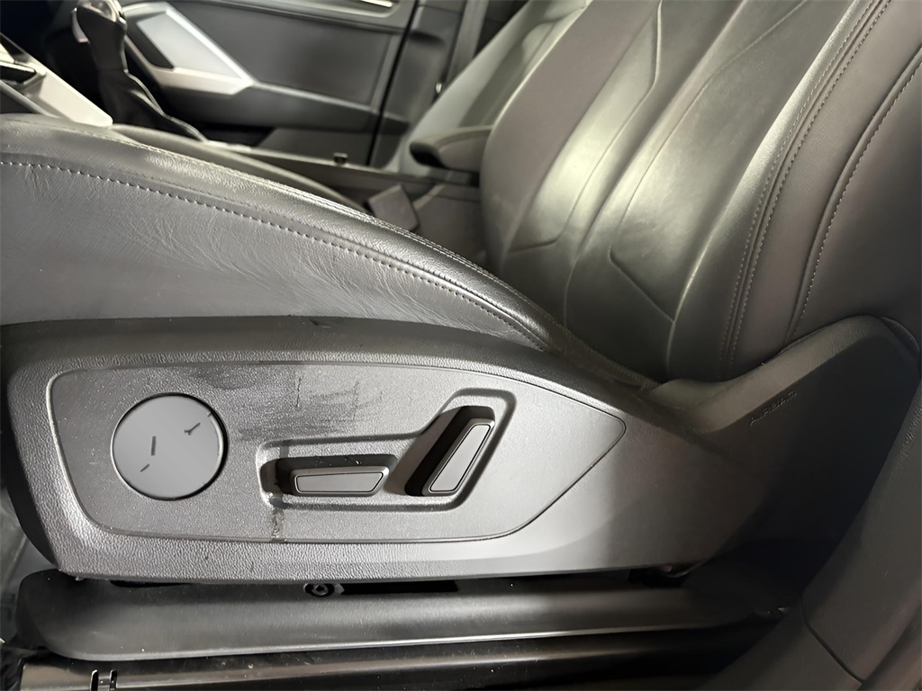 Vehicle image 26 of 26