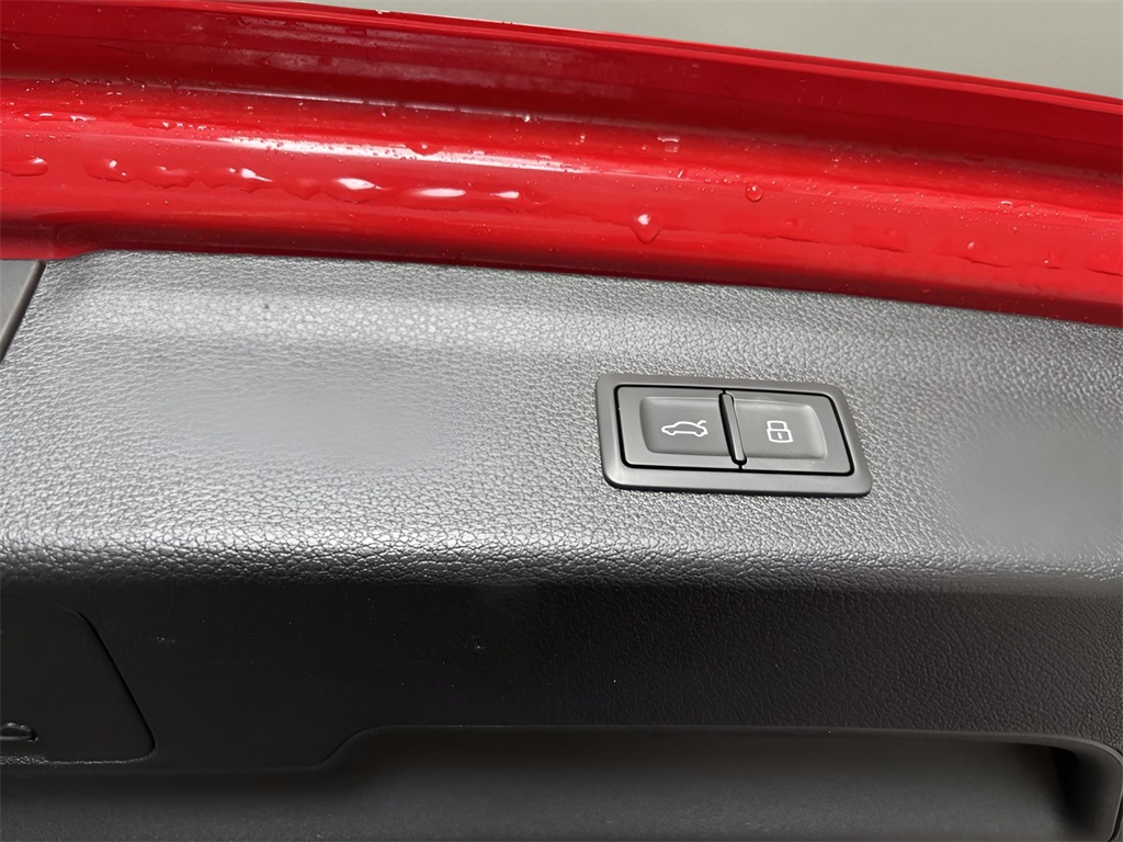 Vehicle image 24 of 26