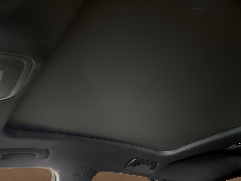 Vehicle image 25 of 26