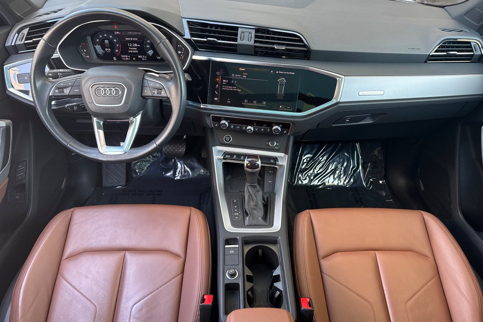 Vehicle image 24 of 42