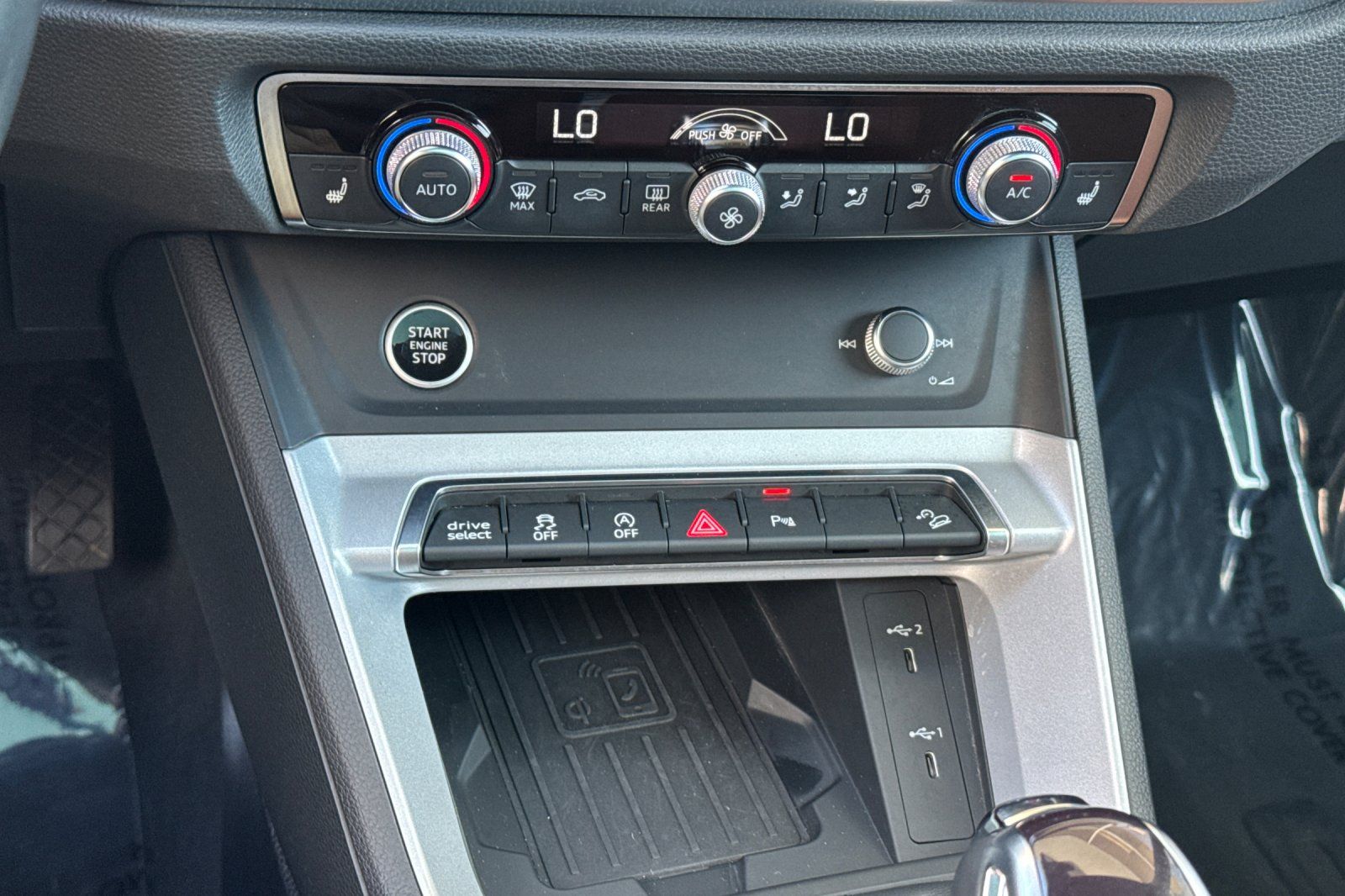 Vehicle image 31 of 42
