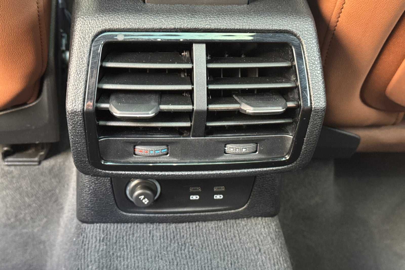 Vehicle image 23 of 42