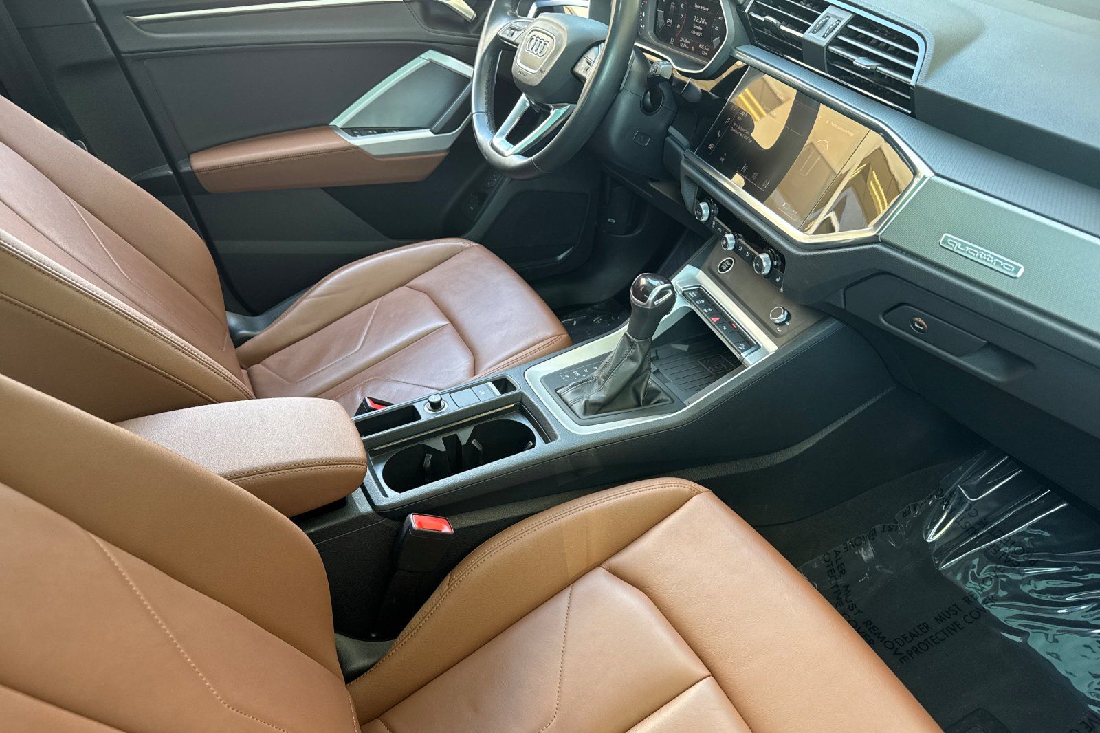 Vehicle image 26 of 42