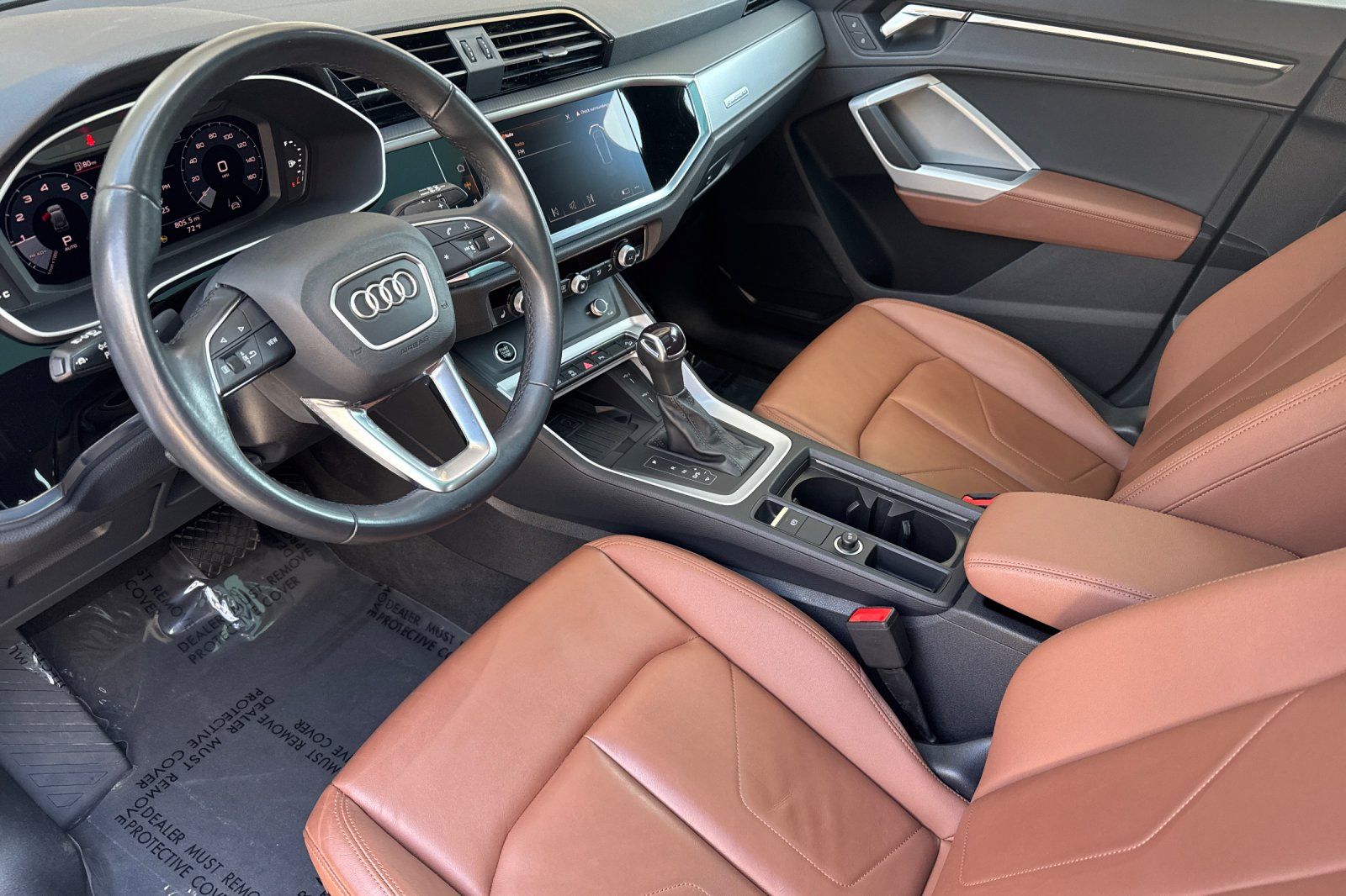 Vehicle image 15 of 42