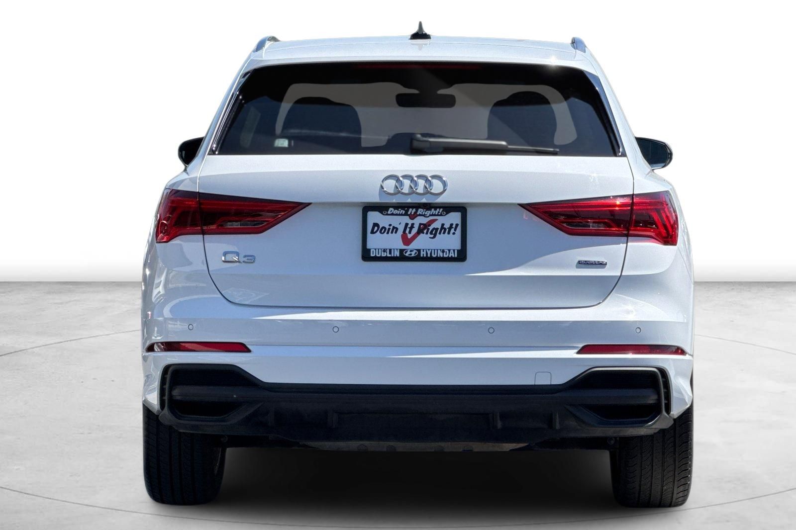 Vehicle image 7 of 42