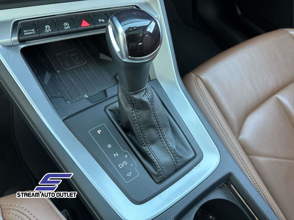 2024 Audi Q3 S Line Premium Image 16 of 34