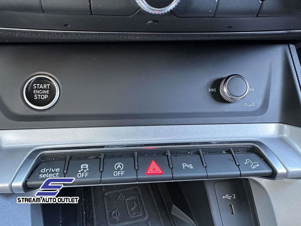 2024 Audi Q3 S Line Premium Image 33 of 34