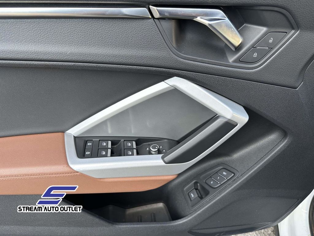 2024 Audi Q3 S Line Premium Image 17 of 34