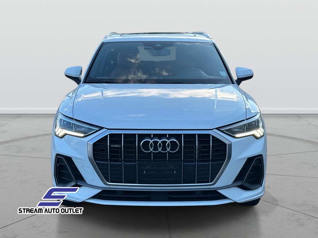 2024 Audi Q3 S Line Premium Image 2 of 34