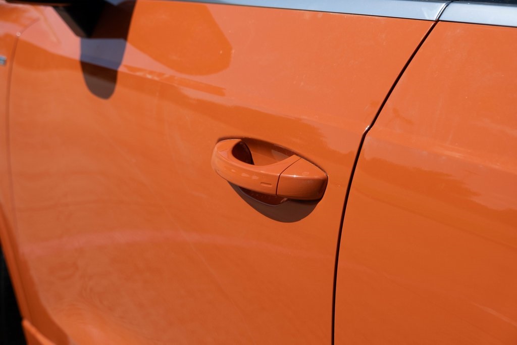 Vehicle image 29 of 44