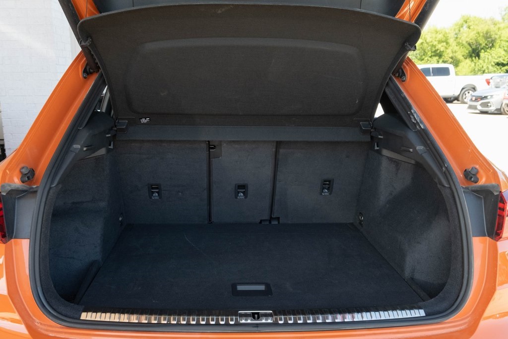 Vehicle image 8 of 44