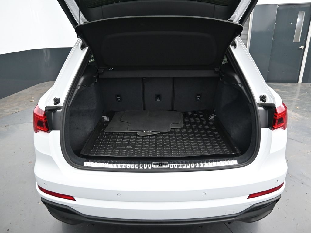 Vehicle image 15 of 38