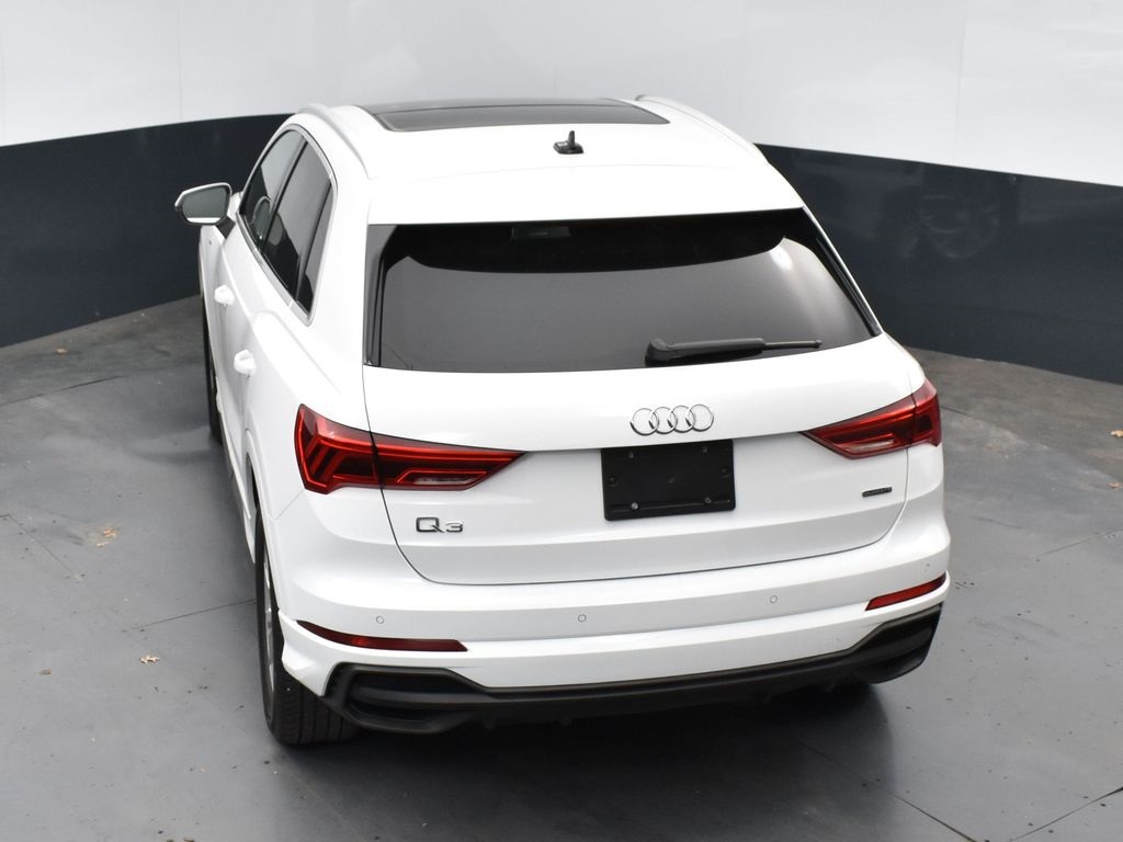 Vehicle image 13 of 38