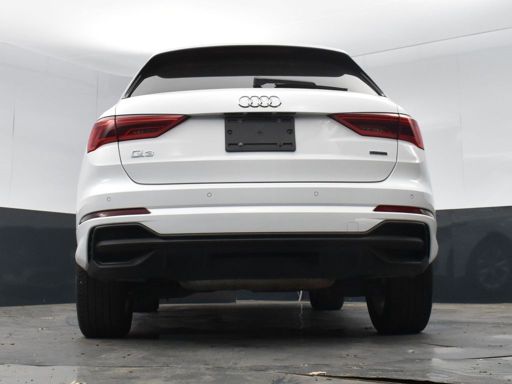 Vehicle image 9 of 38