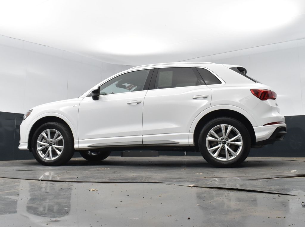 Vehicle image 14 of 38