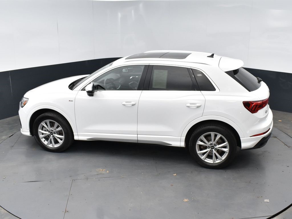 Vehicle image 12 of 38