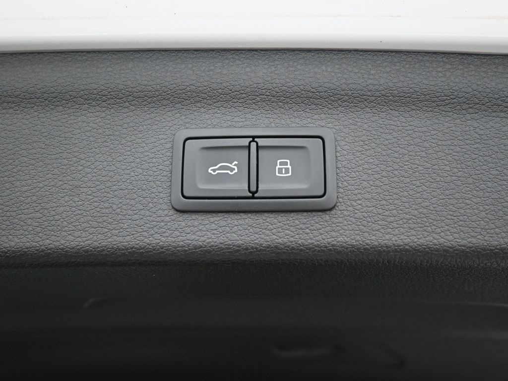 Vehicle image 16 of 38
