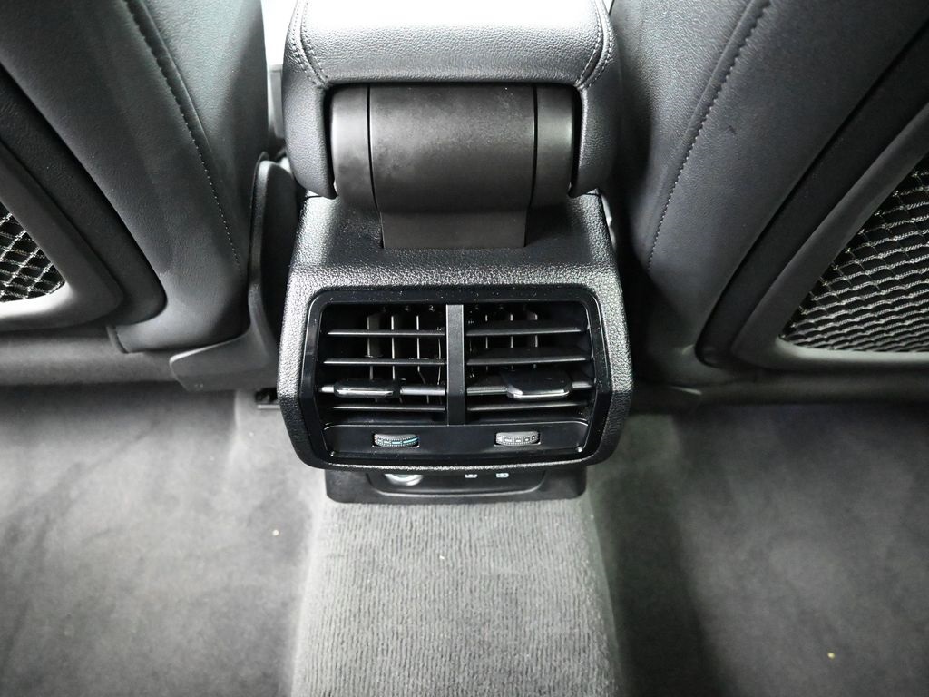 Vehicle image 19 of 38