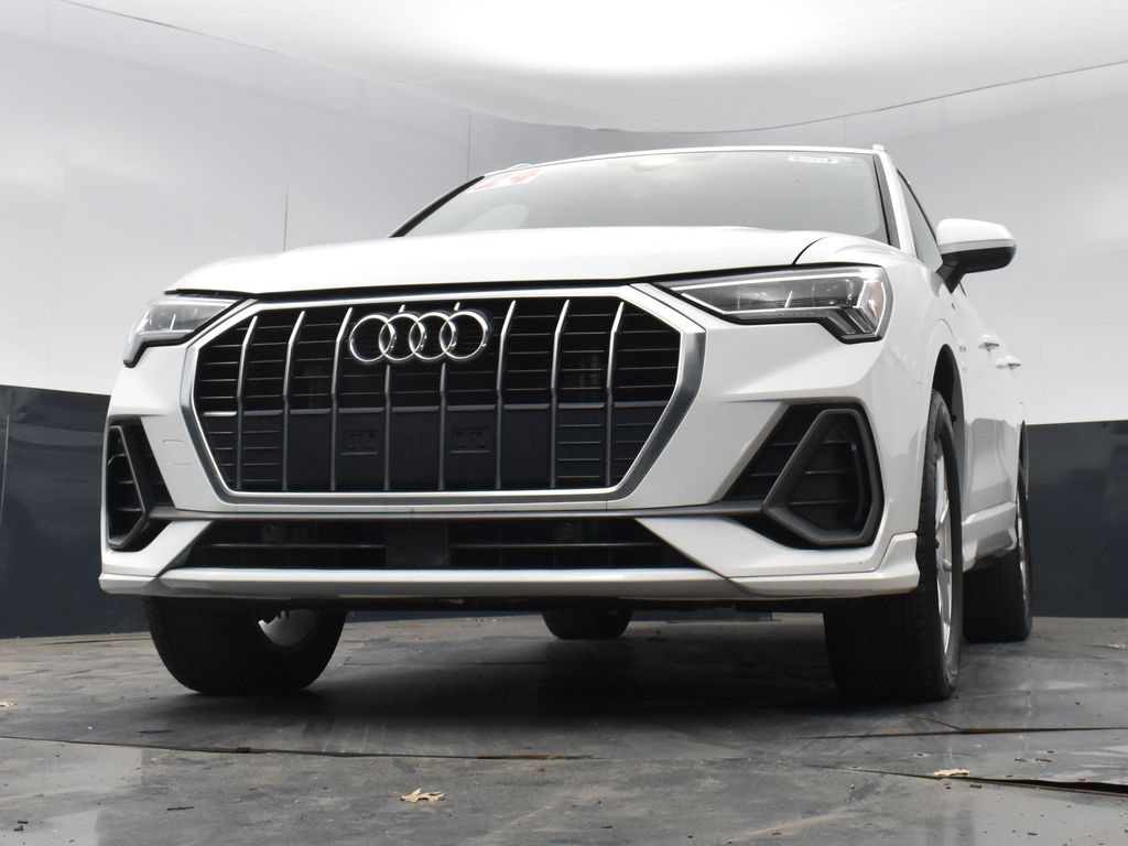 Vehicle image 3 of 38