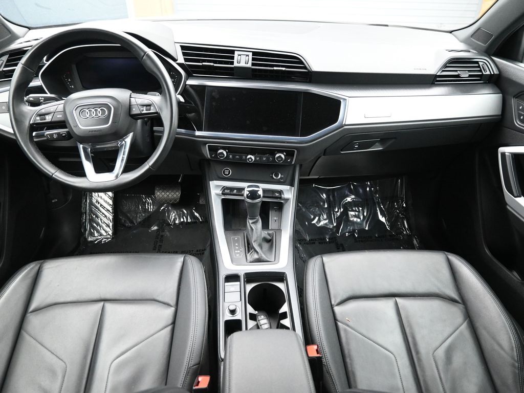 Vehicle image 20 of 38