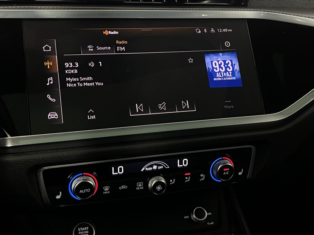 Vehicle image 19 of 52