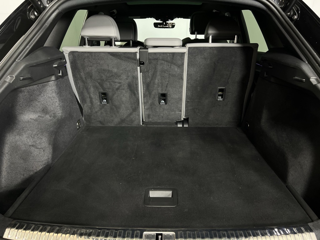 Vehicle image 29 of 52