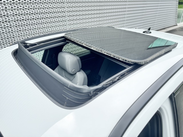 Vehicle image 14 of 15