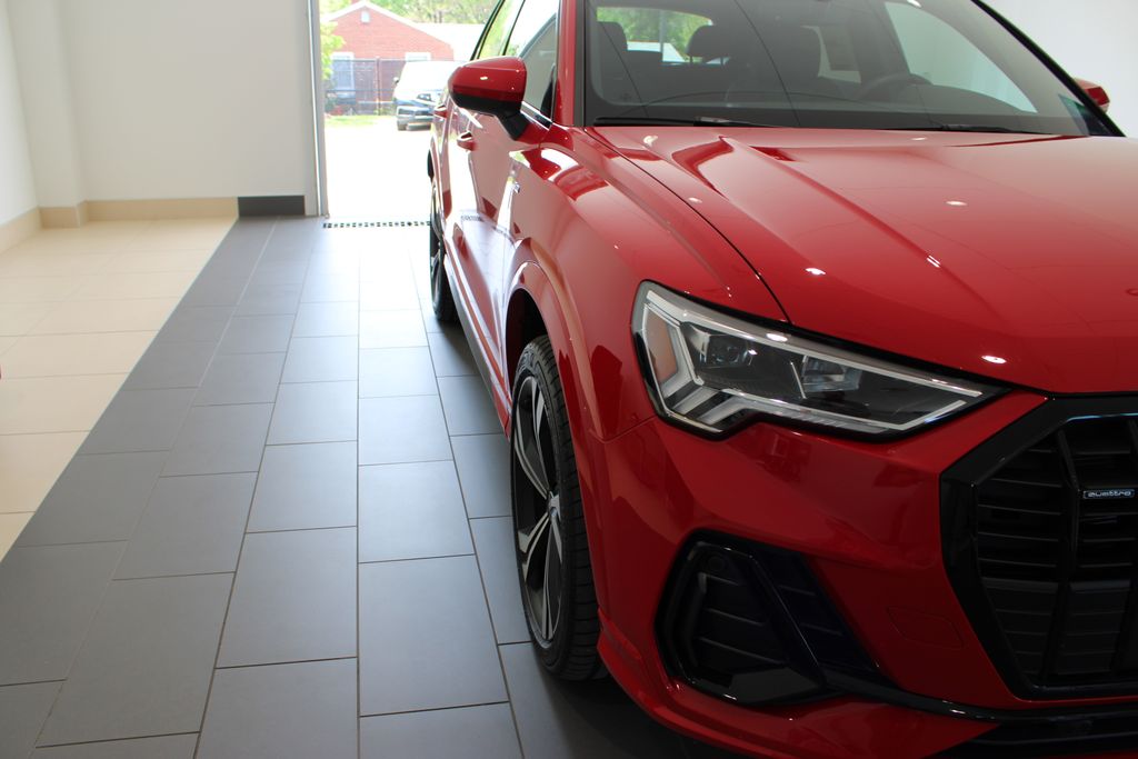 Vehicle image 52 of 57