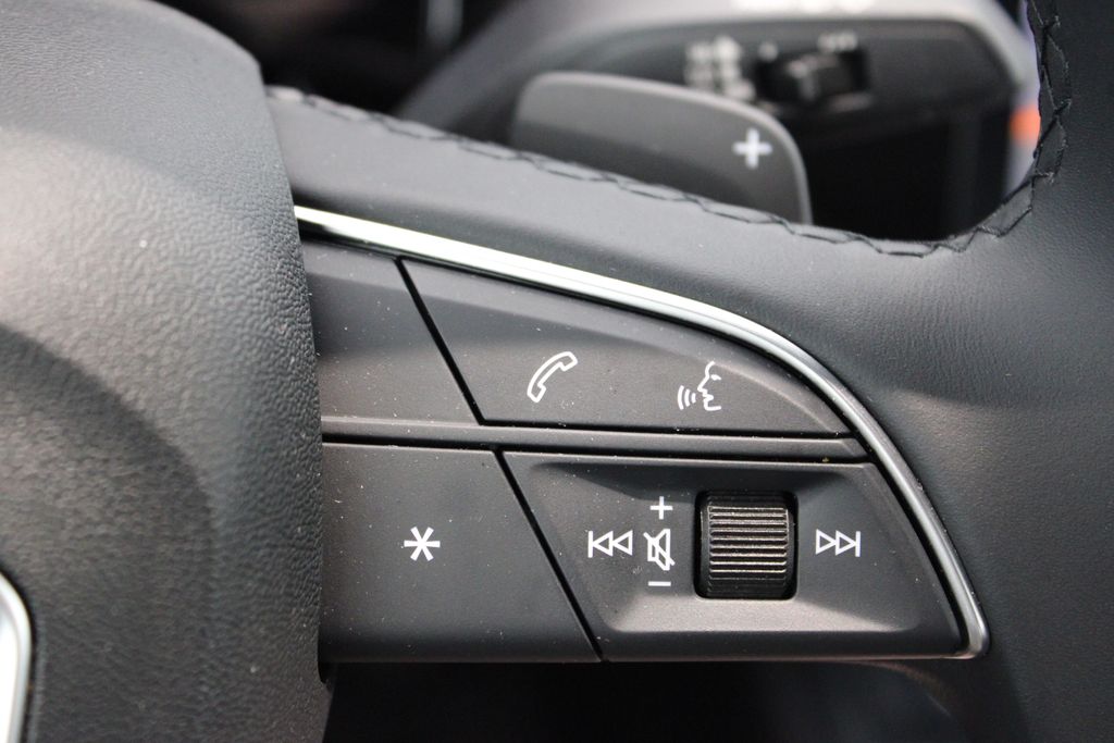 Vehicle image 33 of 57