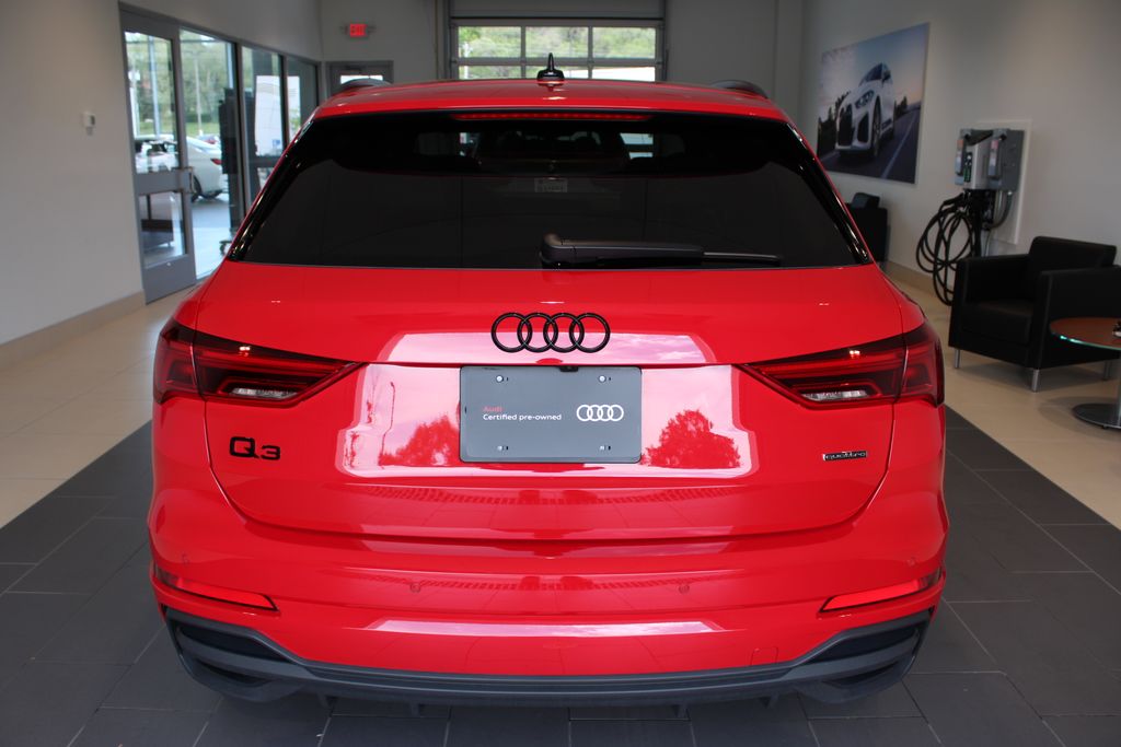 Vehicle image 11 of 57