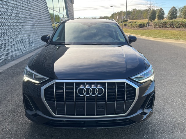 Vehicle image 2 of 11