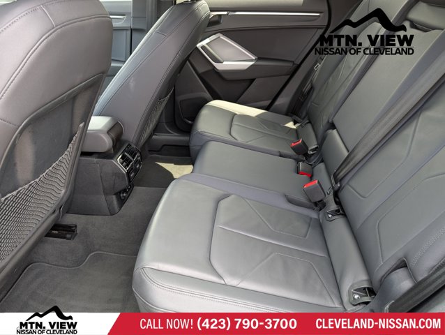 Vehicle image 11 of 25