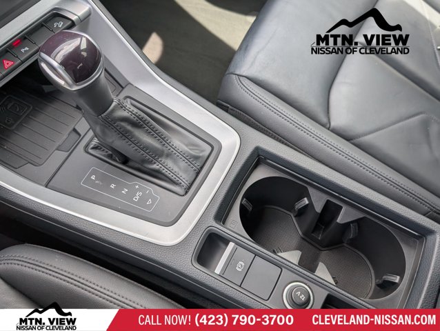 Vehicle image 17 of 25