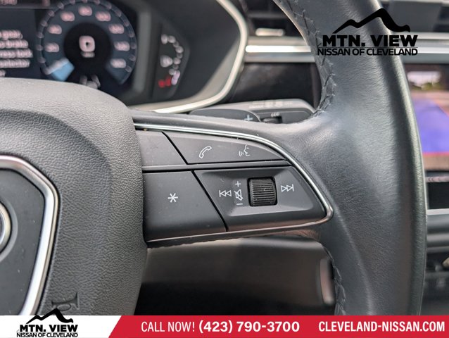 Vehicle image 22 of 25